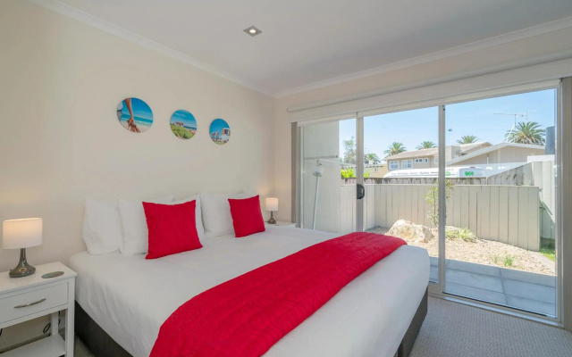 Crowsnest Apartments – Guest Rooms – Whitianga