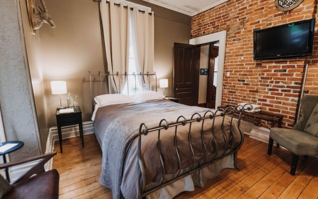 Iron Kettle Bed and Breakfast