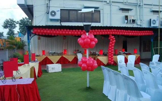 V V Grand Business Hotel