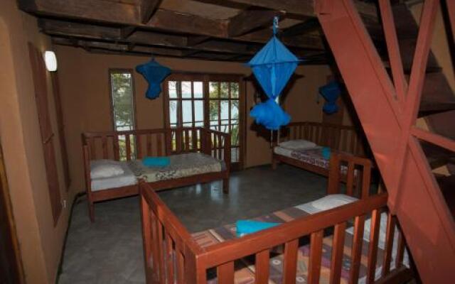 Safari Beach Lodge