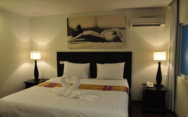 Saladee Gallery Residence