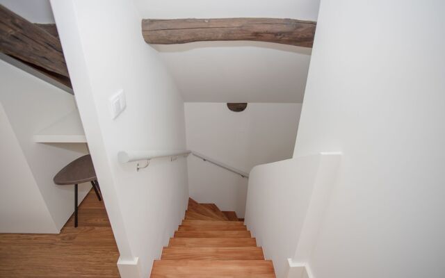 Liiiving - Downtown & Riverside Balcony