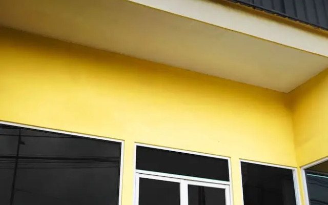UROOMS Tanah Abang