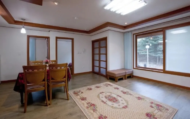 Pocheon Jatnamu Solhyanggi Pension