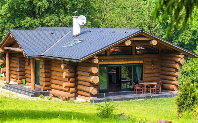 Villa in Lomnice nad Popelkou