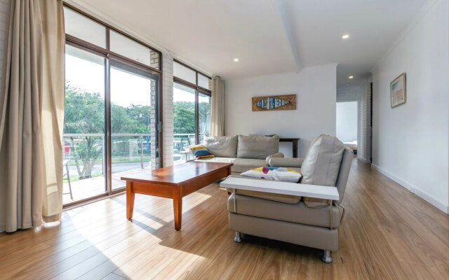 Villa Ellisa, Unit 4/10 Columbia Close