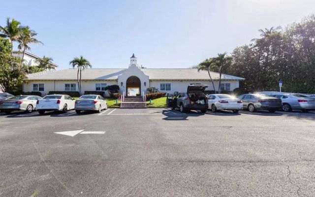 The Ocean by EVRentals