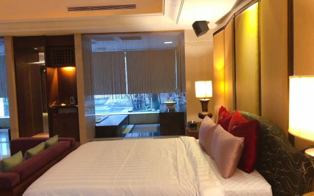 Q Motel