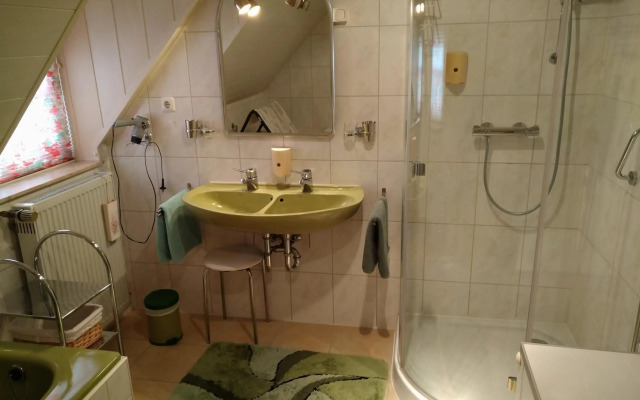 Pension/FeWo E. Tschernach