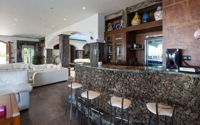 Villa With Direct sea Access