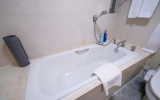 Tyms Premium 3BR 2BA Apt Walk to Metro