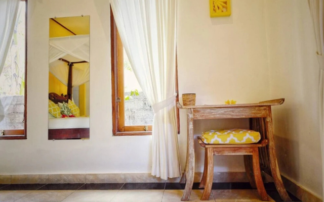 Kirana Homestay - Sunshine Bungalow