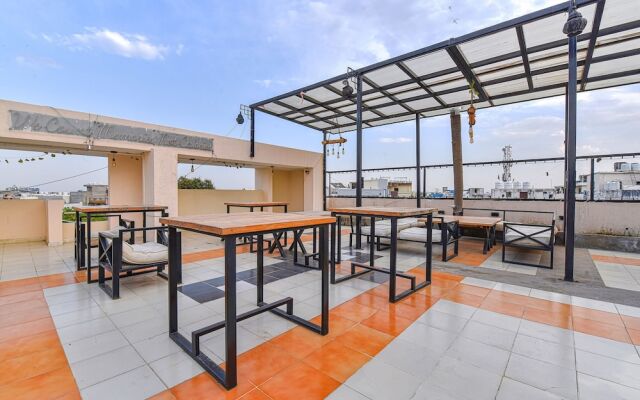 Fabhotel Royal Residency