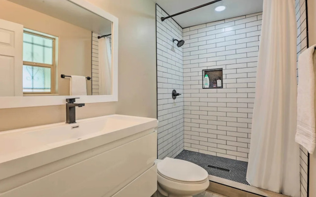 Tucson Getaway w/ Private Pool & Gas Grill!