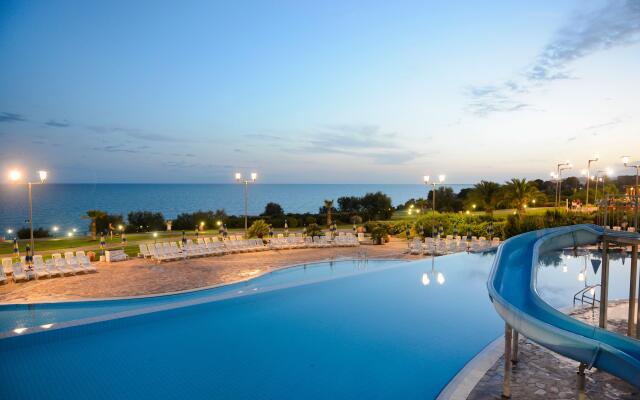 Serenusa Resort