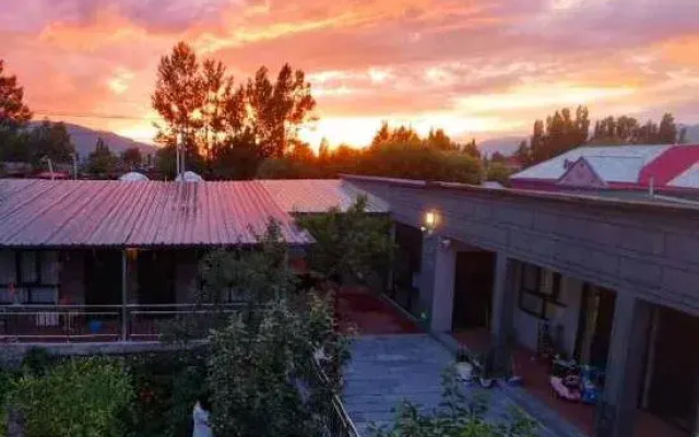 Nalati  Gengxin courtyard B & B