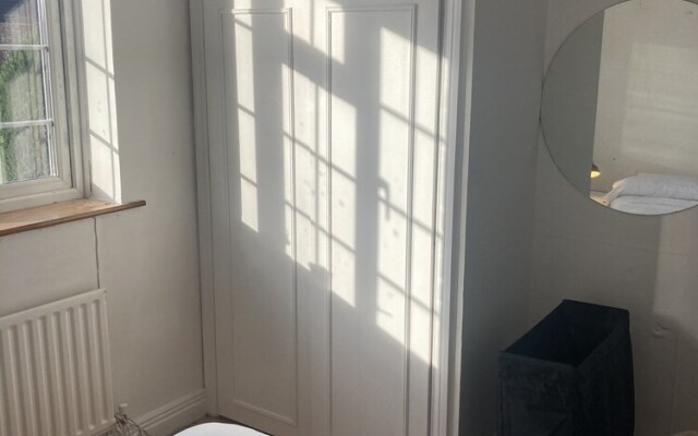 Entire Terraced two Story Redbrick House With Park