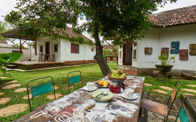 Rumah Paros & Gallery