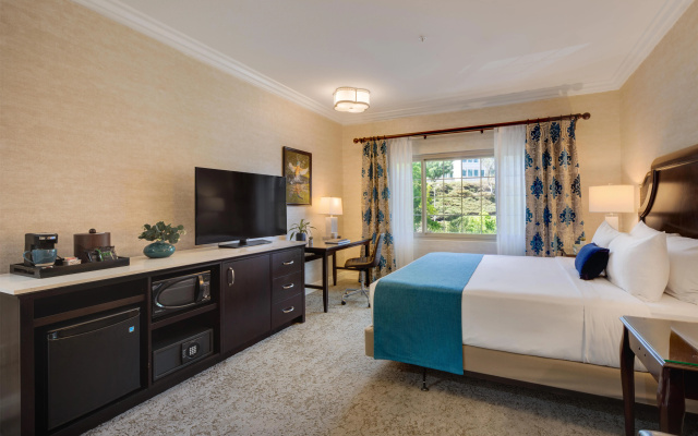 Ayres Suites Diamond Bar