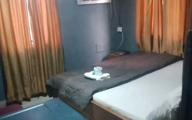 GAT Travellers Hotel
