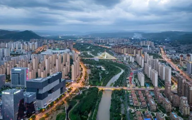 Madison Hotel Xining Haihu New Area