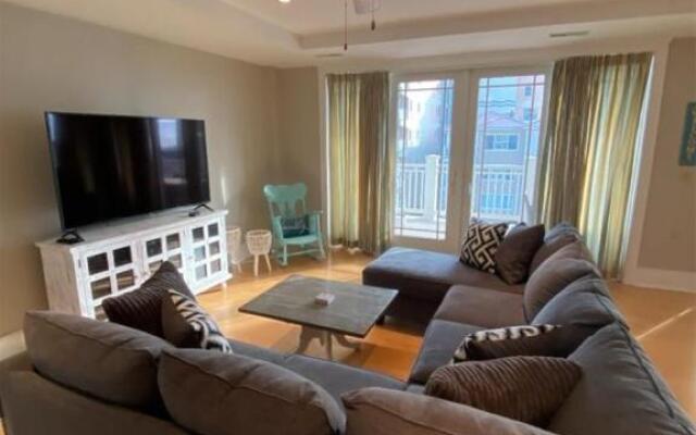 Wc7701 Atlantic Avenue, Unit 304
