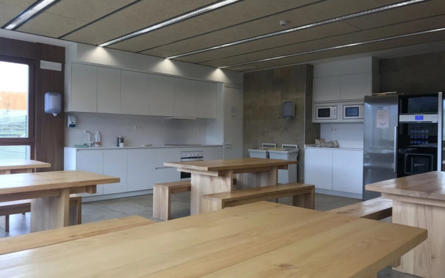 Youth Hostel Non Stop Inn by IrriSarri Land