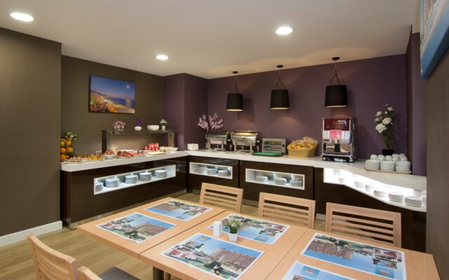 Aparthotel PYR Fuengirola