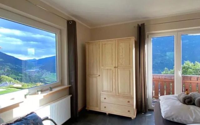 Nocky Mountains Lodge