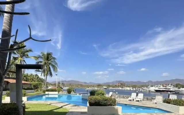 Marina-access Apartment in Peaceful Ixtapa