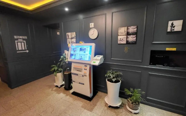 Silver Harbor Apartments. 2 Bedroom fully furnished