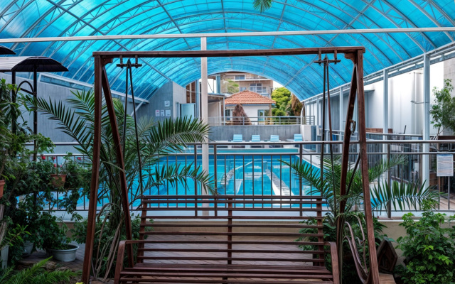 Zelyony Popugay Allama Group Guest House