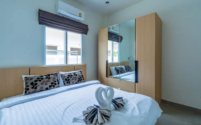 Modern 4 Bedroom Pool Villa - OPH1