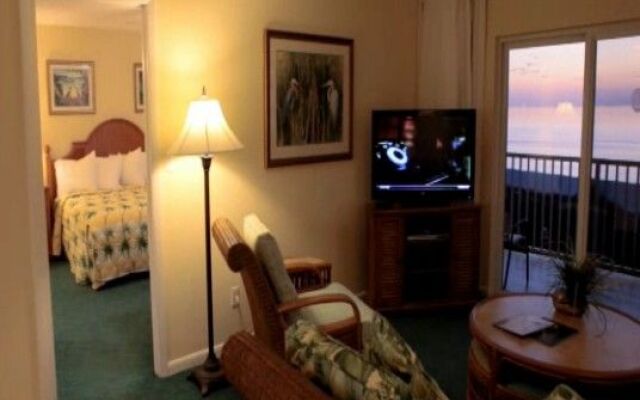 The Charter Club of Marco Beach