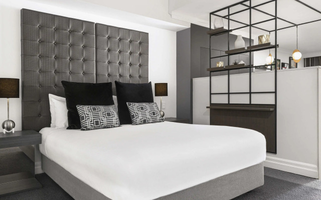 Mantra 2 Bond Street Sydney