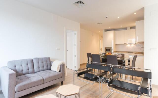 Urbe10 Premium Atarazanas 4 Bedrooms Apartment