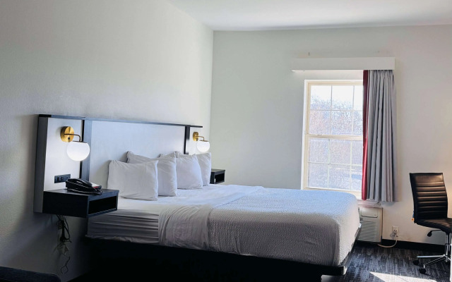 Ramada by Wyndham Sparta/At Speedway