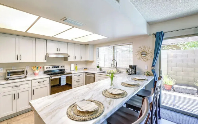 Centrally Located Glendale Home w/ Yard & Grill