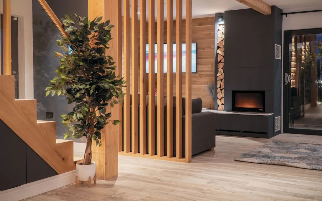 Ty Cyfoes - Luxurious 4 Bedroom - St. Florence