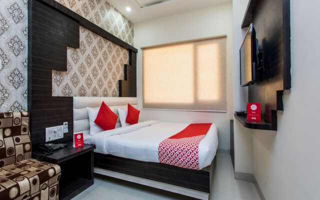 OYO 12128 Hotel Sajan Palace