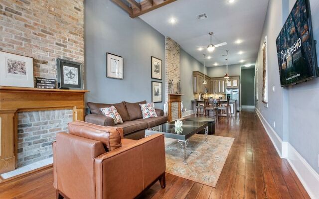 Hosteeva 2BR Steps to St. Charles Ave