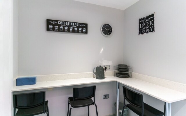 Luxury 5BD Guesthouse