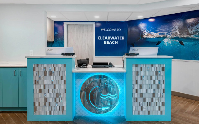 Winter the Dolphins Beach Club, Ascend Hotel Collection