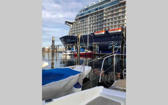 Gemütliche sanierte 1 Zimmer Wohnung mit privatem Parkplatz im Zentrum