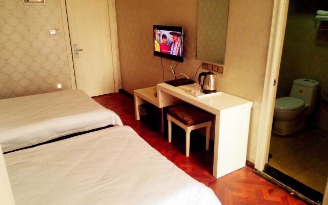 Longbai Business Hotel