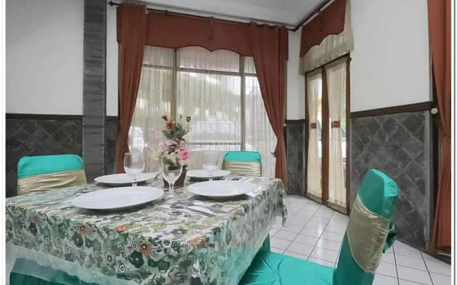 Hotel Lestari Near Lippo Plaza Mall Jember