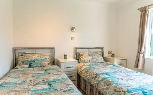 Pet-friendly Chalet in Torpoint, No Deposit