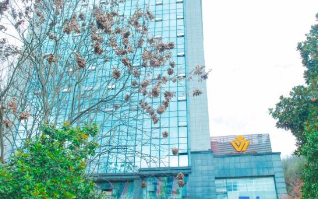 A Fu Er Lian Suo Jiu Dian