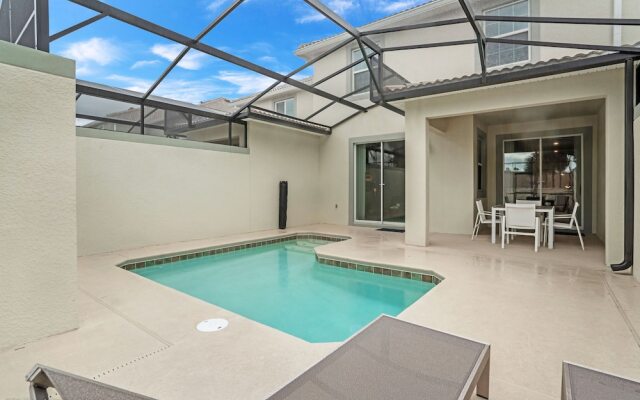 Modern Townhome W/private Pool & Free Water Park!