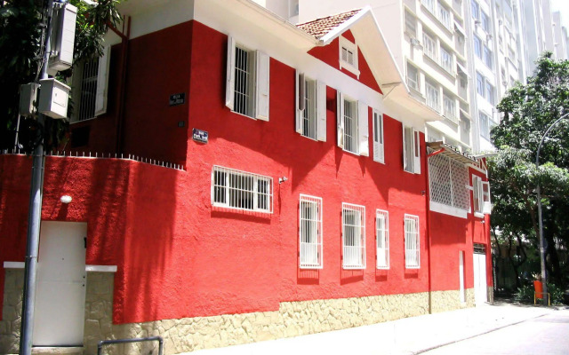 Walk On The Beach Hostel